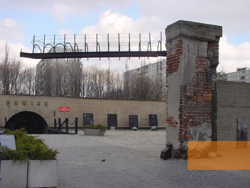 Bild:Warschau, 2002, Überreste des Gefängnisgebäudes Pawiak, Boris Kester