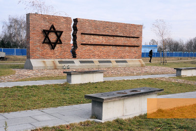 Bild:Tschenstochau, 2011, Holocaustdenkmal im ehemaligen Ghetto, Takimirimo