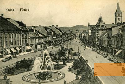 Bild:Kaschau, um 1900, Die Hauptstraße auf einer Ansichtskarte, Stiftung Denkmal