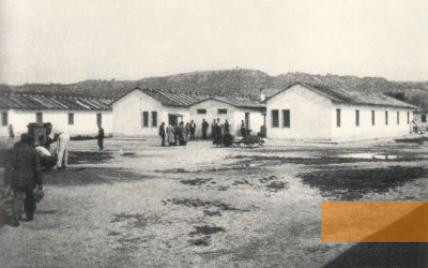 Bild:Ferramonti di Tarsia, 1942, Ansicht des Lagers Ferramonti, Fondazione Ferramonti