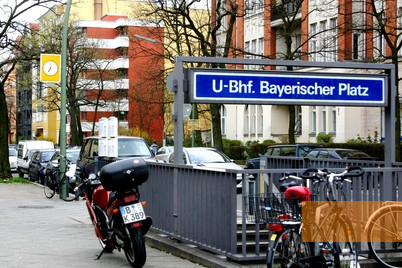 Bild:Berlin, 2008, Straßenszene im Bayerischen Viertel, Stiftung Denkmal