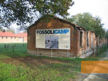 Bild:Fossoli, 2004, Eine der ehemaligen Baracken des »Neuen Lagers«, Marcello Pezzetti