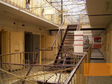 Bild:Schwerin, 2004, Gefangenenhaus, Dokumentationszentrum