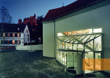 Bild:Heidelberg, 2003, Dokumentations- und Kulturzentrum deutscher Sinti und Roma, Dokumentationszentrum