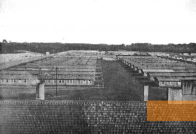 Bild:Ravensbrück, 1941, Ansicht des Barackenlagers im KZ Ravensbrück aus der Kommandantur, Mahn- und Gedenkstätte Ravensbrück