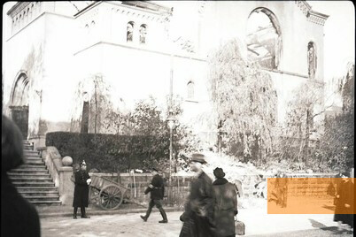 Bild:Freiburg, 1938, Die Synagoge wenige Tage nach ihrer Zerstörung, Stadtarchiv Freiburg, Nachlass Josef Vollmer