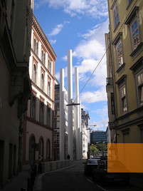Image: Vienna, 2006, Four pillars remember the Leopoldstädter Tempel, Gryffindor