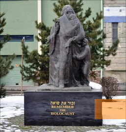 Bild:Neumarkt am Mieresch, 2012, Holocaustdenkmal, Jutka Simon