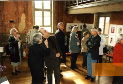 Bild:Roth, 2004, Ausstellung mit Werken von Ulrike Siebel in der Gedenkstätte, Otto