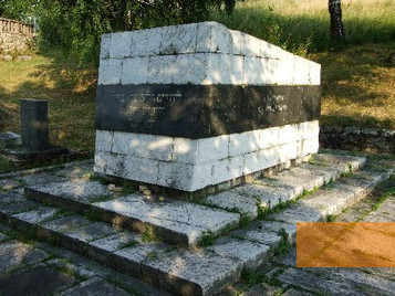 Bild:Sarajewo, o.D., Denkmal für die Opfer des Holocaust aus Bosnien-Herzegowina, Stiftung Denkmal
