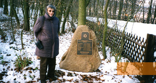 Bild:Merxheim, 1999, Marion M. Michel, Tochter des am 8. Oktober 1942 in Auschwitz ermordeten Jakob Michel, Werner Reidenbach