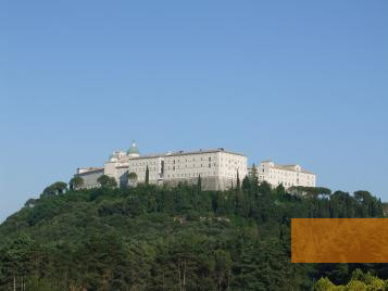 Bild:Montecassino, 2008, Die wiederaufgebaute Abtei, Maria Cioffi