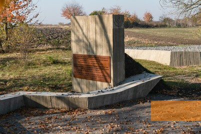 Bild:Tschukiw, 2019, Neues Denkmal am Massengrab, Stiftung Denkmal, Anna Voitenko