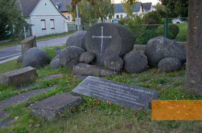 Image: Lackenbach, 2012, Memorial to the Roma and Sinti, Wikipedia Commons, Hadinger