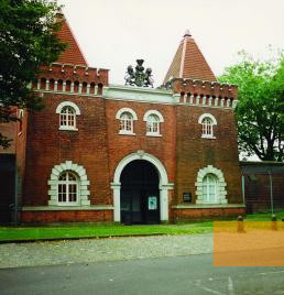 Bild:Hamburg, 2003, Gedenkstätte im Torhaus am Suhrenkamp, Archiv KZ-Gedenkstätte Neuengamme