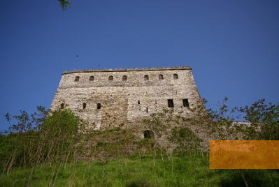 Bild:Gjirkokastra, 2008, Blick auf die Festungsanlage, Richard Schofield