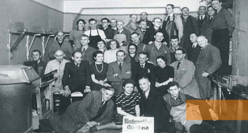 Bild:Berlin, 1941, Die Mitarbeiter der Werkstatt, Museum Blindenwerkstatt Otto Weidt