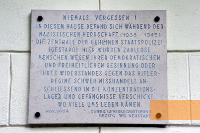 Image: Wiener Neustadt, 2013, Memorial plaque, Peter Huber