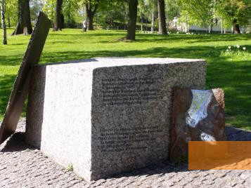 Bild:Helsinki, o.D., Denkmal für die deportierten jüdischen Flüchtlinge, Jorma Virtanen