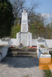 Bild:Tiraspol, 2013, Denkmal auf dem jüdischen Friedhof, tirasfeld.org