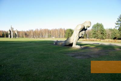 Image: Salaspils, 2009, Sculptures on the memorial grounds, Ronnie Golz