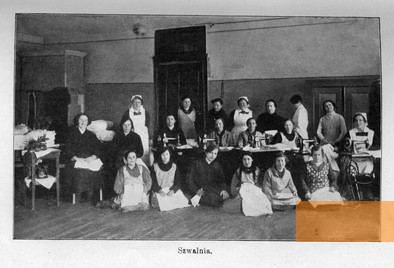 Image: Świecie, undated, Patients and nurses of the psychiatric hospital before World War II, Szpital dla Nerwowo i Psychicznie Chorych w Świeciu