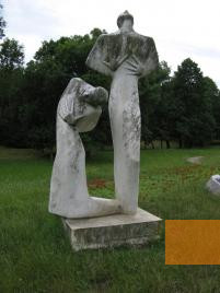 Bild:Kragujevac, 2008, Denkmal im Gedenkpark, Dejan Kovačević
