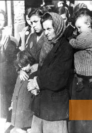 Bild:Minsk, 1941, Jüdinnen im Ghetto, Yad Vashem
