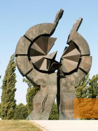 Bild:Belgrad, 2008, Das Denkmal für die Opfer des Lagers Sajmište, Jaime Silva