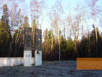 Bild:Ereda, 2004, Denkmal für die ermordeten Juden, Stiftung Denkmal