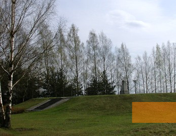 Bild:Pleskau, 2008, Denkmal an einem Massengrab, L. F. Rusanowa