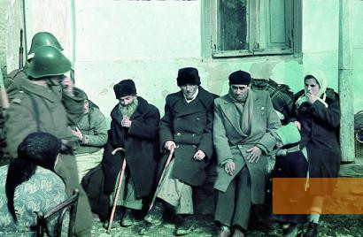 Bild:Kischinau, Oktober 1941, Rumänische Soldaten bei der »Übersiedlung« von Juden, Westermann Unternehmensarchiv