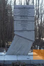 Bild:Lauknen, 2009, Denkmal für die Opfer des Polizeihaftlagers, Stiftung Denkmal