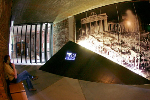 Nürnberg, 2006, Ausstellungsraum in der unvollendet gebliebenen Kongresshalle, Museen der Stadt Nürnberg, Christine Dierenbach