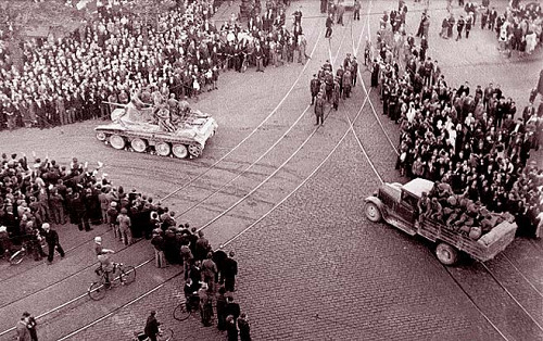 Riga, Juni 1940, Sowjetische Truppen besetzen Lettland, public domain