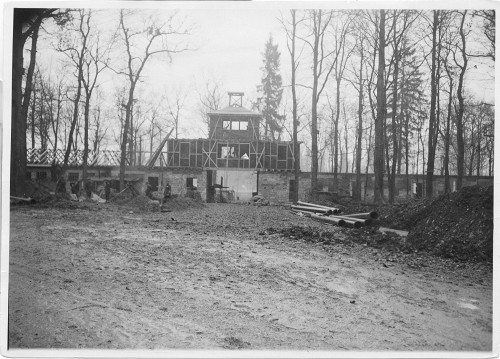 Buchenwald, 1937, Blick auf das im Rohbau fertiggestellte Torgebäude, Sammlung Gedenkstätte Buchenwald