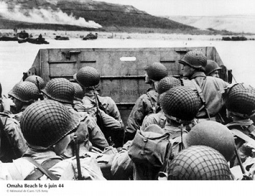 Normandie, 6. Juni 1944, US-Soldaten landen am »Omaha Beach«, Le Mémorial de Caen