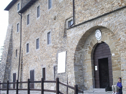 Montefiorino, 2007, Eingang der Burg, Virginia Gentilini