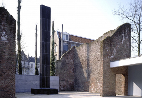 Amsterdam, 2003, Innenhof mit Denkmal, Joods Historisch Museum