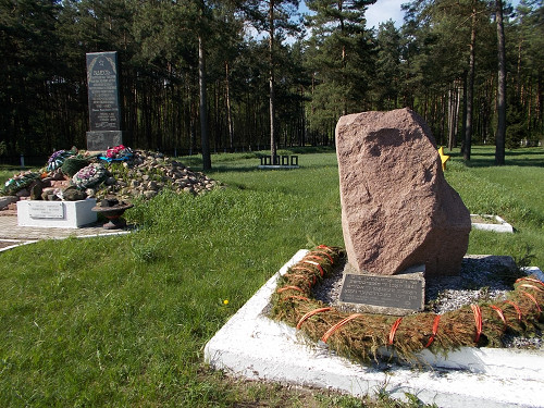 Bobruisk, 2013, Das Denkmal beim Ort der Massenerschießungen in Kamenka, avner
