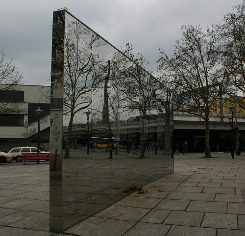 Berlin, 2008, Spiegelwand, Stiftung Denkmal, Anne Bobzin