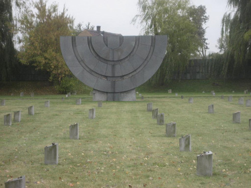 Theresienstadt, 2009, Jüdischer Friedhof, Stiftung Denkmal, Adam Kerpel-Fronius