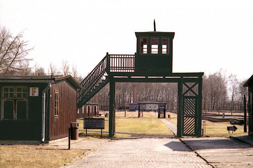 Stutthof, 2005, Das Eingangstor des ehemaligen Lagers, Stiftung Denkmal, Ronnie Golz
