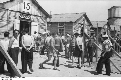 Beaune-la-Rolande, 1941, Gefangene im Lager, Bundesachiv, Bild 101I-250-0939-04A