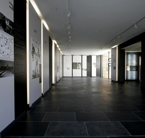 Gomadingen, 2005, Blick in die Ausstellung im Dokumentationszentrum, Bildarchiv Gedenkstätte Grafeneck