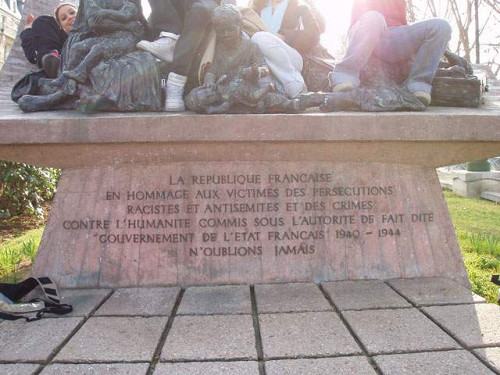 Paris, 2005, Widmung des Denkmals, Stiftung Denkmal