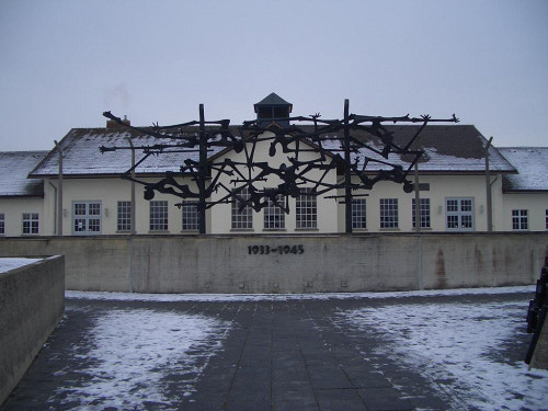 Dachau, 2003, Gesamtansicht des »Internationalen Mahnmals«, Ronnie Golz