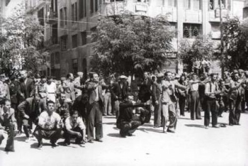 Saloniki, 11. Juli 1942, Jüdische Männer  werden  auf dem Freiheitsplatz verhöhnt, Yad Vashem