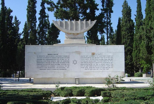 Saloniki, 2006, Holocaustdenkmal aus dem Jahr 1962 auf dem Neuen Jüdischen Friedhof, Alexios Menexiadis
