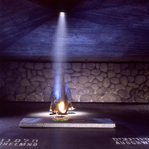 Jerusalem, o.D., Ewige Flamme in der Halle der Erinnerung, Yad Vashem